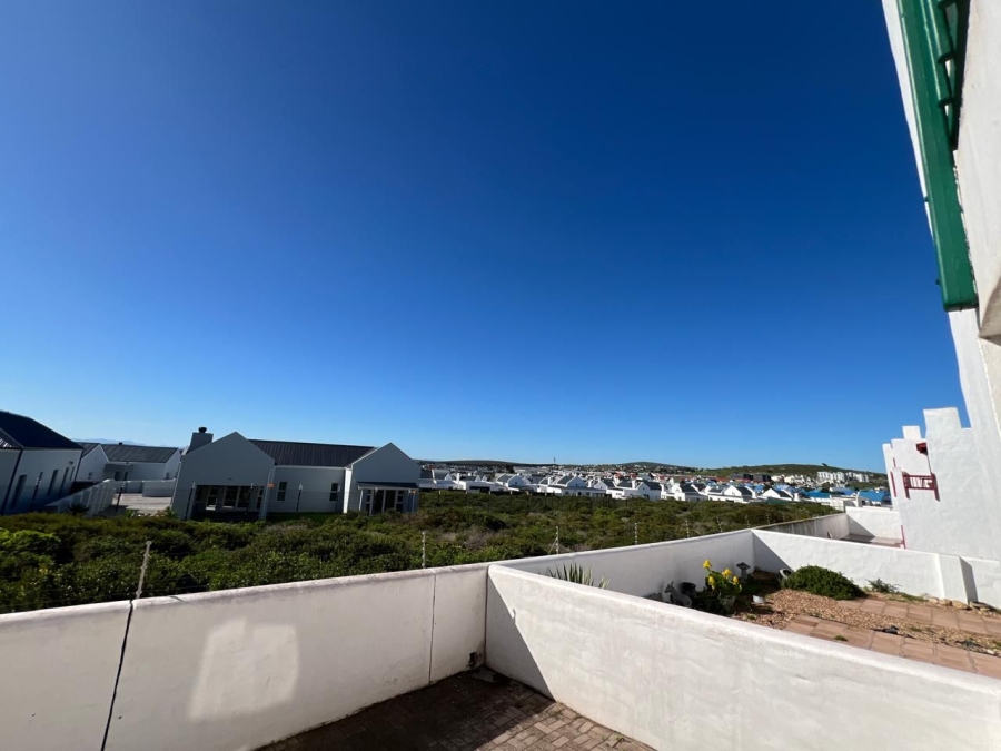 To Let 5 Bedroom Property for Rent in Mykonos Western Cape